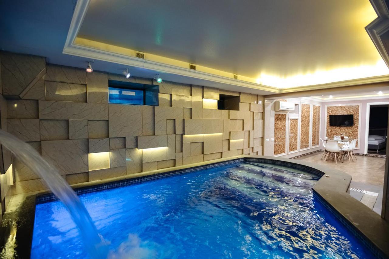 Golden Seconds Hotel Yerevan Bagian luar foto
